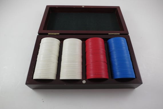 Vintage Faux Cherry Wood 3 Row Box Poker Chip Holder with 100 Chips