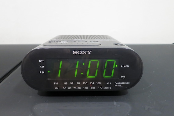 Vintage 1990s Sony Dream Machine Clock Radio: Model ICF-C218