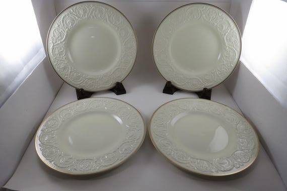 Vintage Wedgwood Patrician Athenian Gold Porcelain 10 1/2 Inch Dinner Plates set of 4