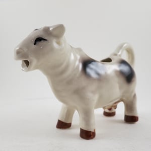 Vintage Cow Creamer: Detailed Ceramic Figurine, Made in Japan
