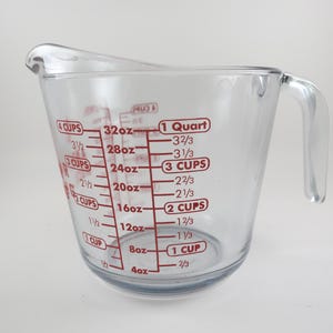 Anchor Hocking 32 Ounce 4 Cup Measuring Cup Red Lettering Excellent Condition