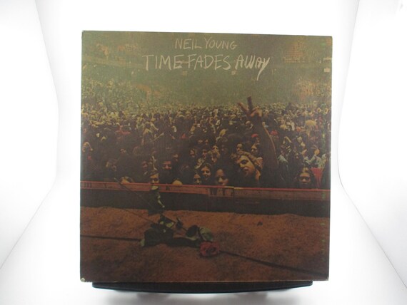 Vintage 1973 Vinyl LP Record Neil Young Time Fades Away LIVE Excellent Condition with Lyric Sheet 54515