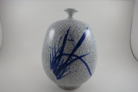 7 Inch Asian Crackle Flame Blue & White Bird Vase
