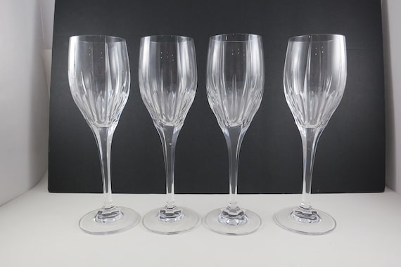 Set of Four Mikasa Arctic Lights Crystal Stemmed Wine Glasses No Rim Band 8 1/4 Inches Tall Beautiful Condition