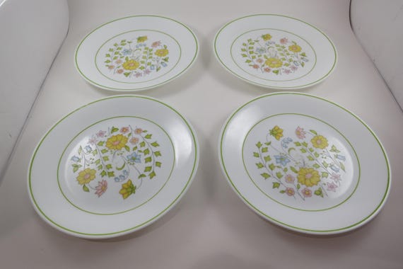 Vintage Corelle Spring Meadow Pattern 8 1/2 Inch Salad Plates - Set of 4