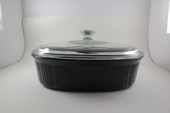 Corelle Classic Black Oval Casserole: 2.5 Quart with Glass Lid
