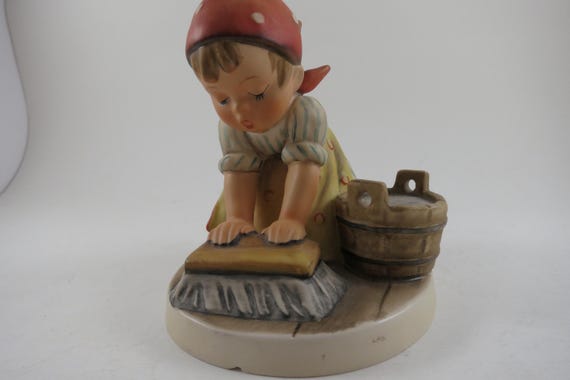 Vintage Goebel Hummel Big House Cleaning #363 West Germany