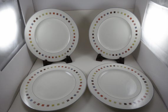 Set of Four Mikasa Town House HK251 10 3/4 Inch Dinner Plates