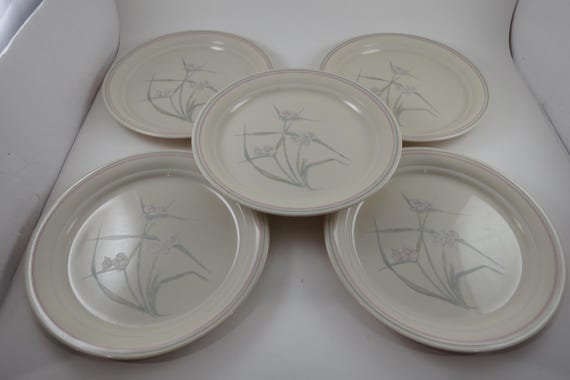 Vintage Corelle Cornerstone Spring Pond Pattern 8 1/2 Inch Luncheon Plates-Set of 5