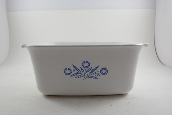 1966-1969 Corning P-4-B Blue Cornflower 1 1/2 Quart Baking Dish w/Flat Ground Bottom Electromatics Excellent Condition