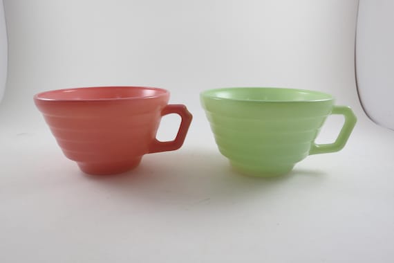 Pair of Vintage Hazel Atlas Pastel Cups 1 Green 1 Pink Excellent Condition