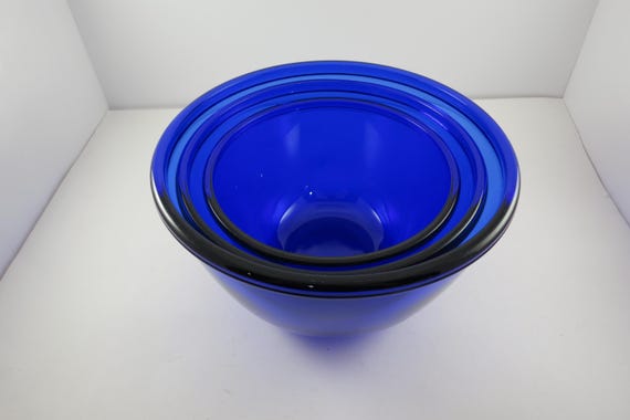 Set of Three Arcoroc France Cobalt Nesting Bowls 5 7 9 Inch Excellent Condition