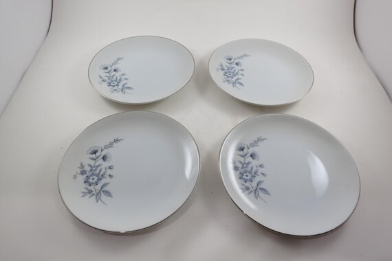 Set of Four Vintage Mikasa Nadine Pattern 6235 6 3/8 Inch Bread Plates Like New Condition