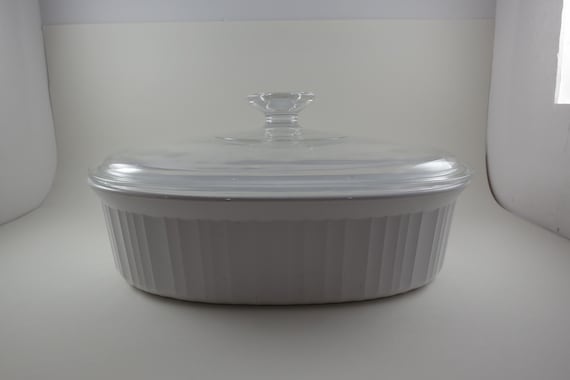 Corelle White Oval Casserole Dish: 2.5 Quart F-2-B with Glass Lid