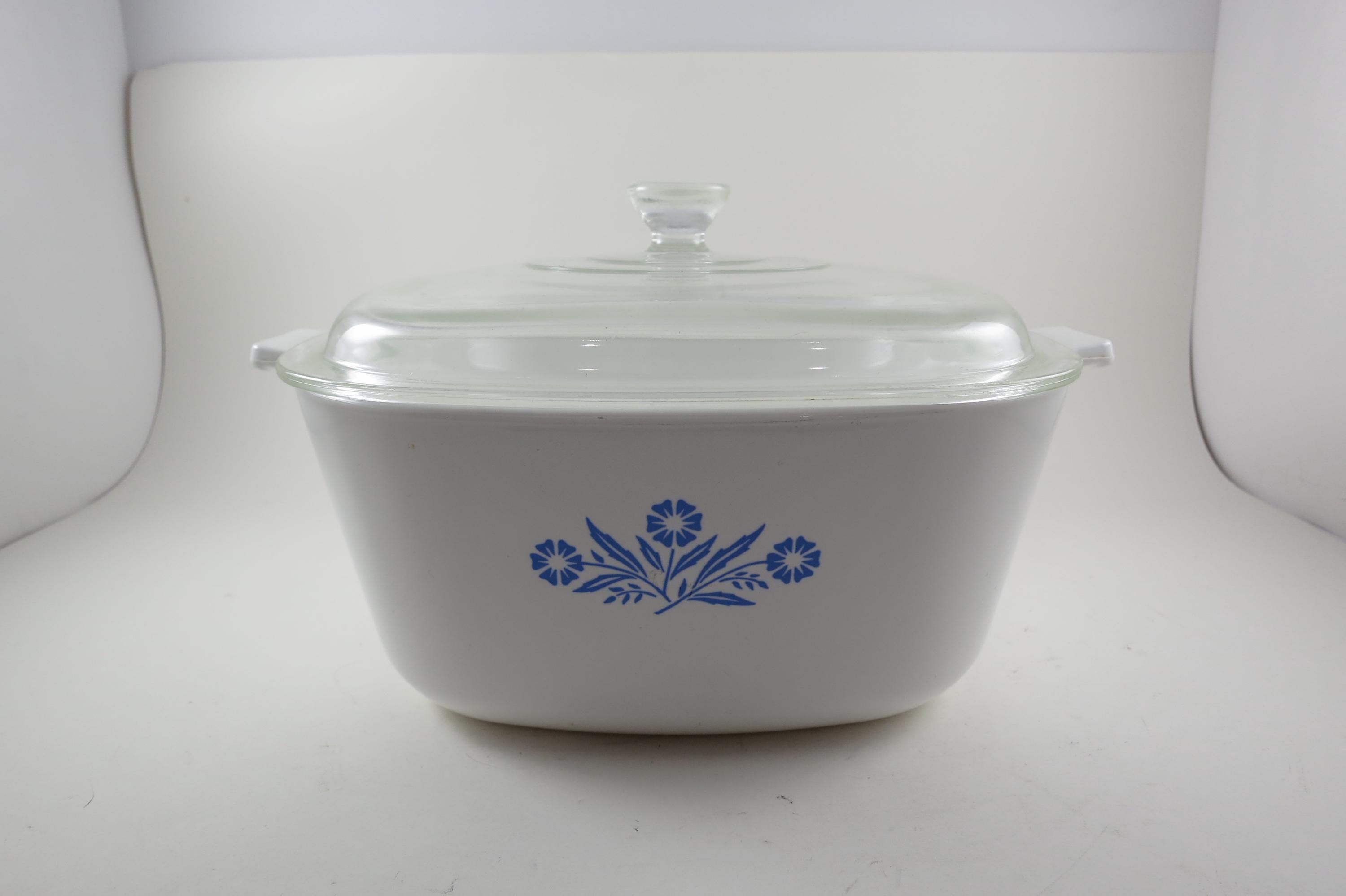 未使用品 CorningWare 2.5リットル 輸入品 パイロセラム USA製 Corning Ware ~ Blue Cornflower ~2.5 QT. Casserole P-2 1/2-B