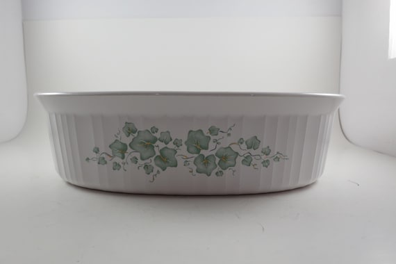 1990's Corelle Callaway Ivy French White Pattern F-2-B 2 1/2 Quart Oval Casserole Excellent Condition