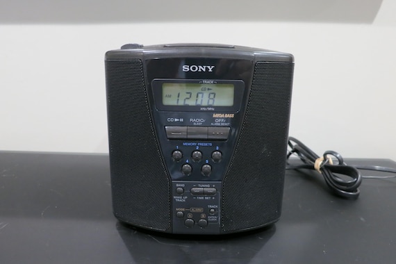 1990's Sony Dream Machine Fm/Am Alarm Clock CD Player Dual Alarm Works Perfect Silver Retro Design Model ICF-CD833