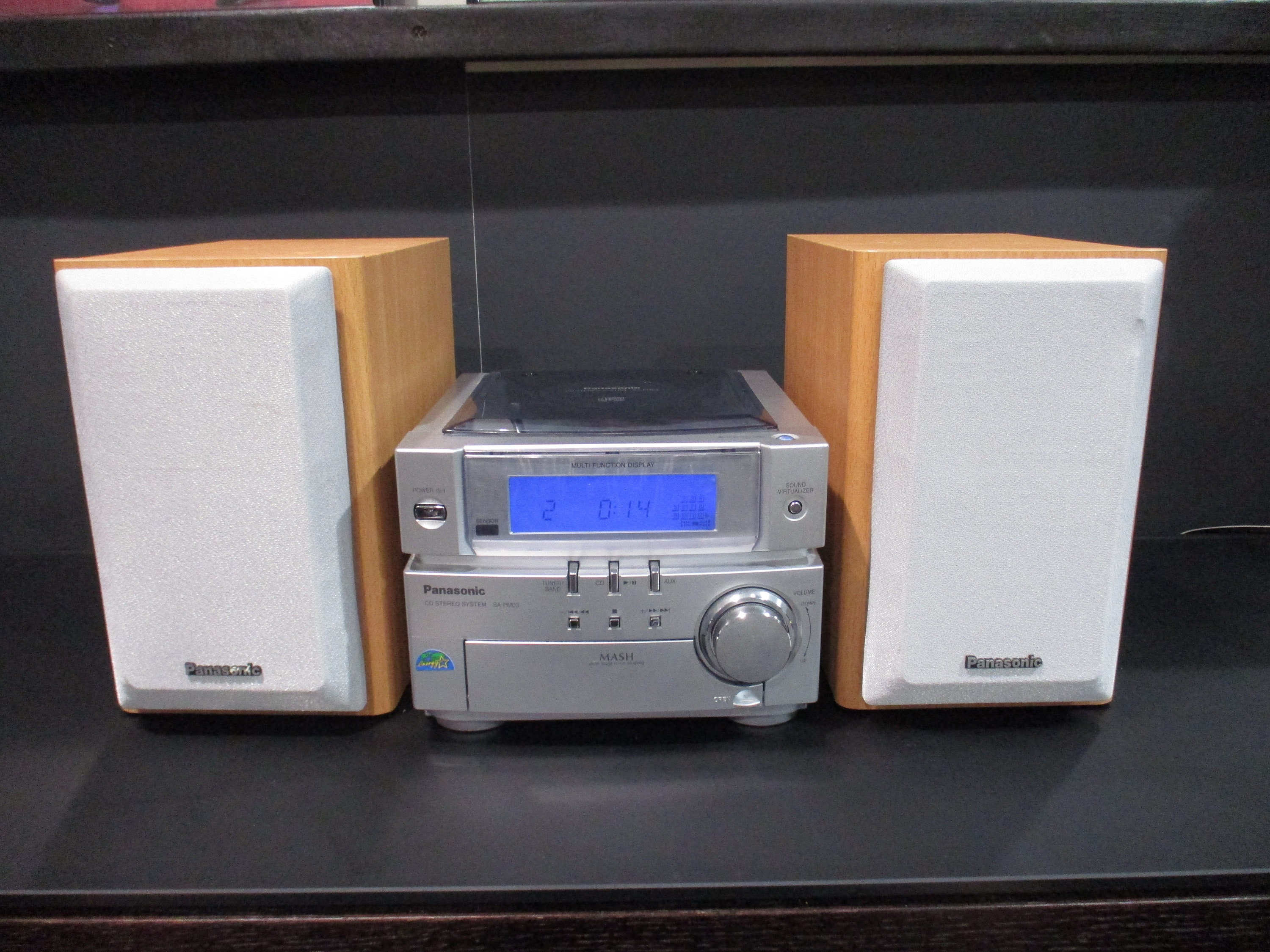 2001 Panasonic SA-PM03 Home Stereo CD System With Speakers Free