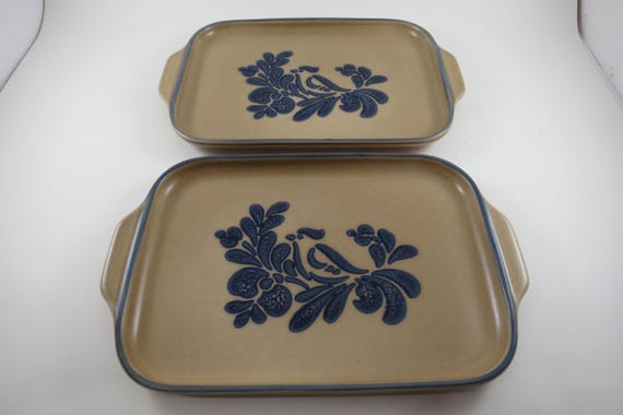 Vintage Pfaltzgraff Folk Art Pattern Pair of 10 3/8 Inch Everything Trays USA