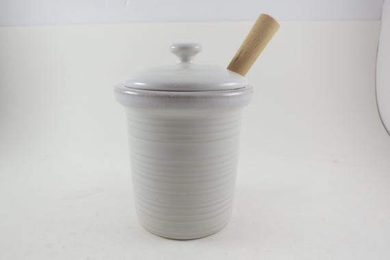 Crate & Barrel Farm House Honey Pot Sugar Bowl with Lid and Wooden Stick
