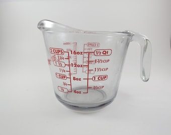 Vintage Anchor Hocking 2-Cup Measuring Cup: Red Lettering