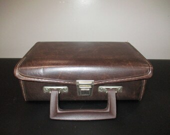 Vintage Early 80's Faux Leather 12 Cassette Holder Brown Handle Latch Excellent Original Condition