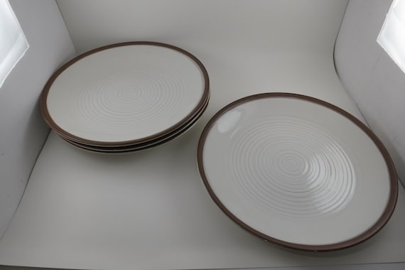 Set of Four Vintage Pfaltzgraff Carmen White 11 1/4 Inch Dinner Plates
