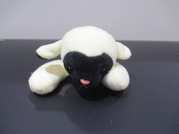 Vintage TY Beanie Baby Chops The Lamb No Hang Tag Second/Third Generation Red Tush Tag Excellent Condition