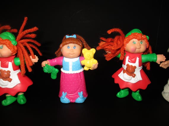Collection of Seven 1992 Cabbage Patch Mini Dolls 6 Different 3 Inches Tall Excellent Condition