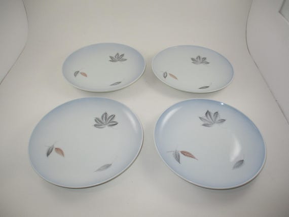 Set of Four Vintage Bing & Grondahl Falling Leaves No 27 7 Inch Salad Plates Excellent Condition