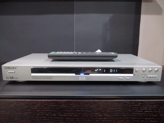 Sony DVP-NS725P DVD/CD Player Works Great with Remote Control Silver In Original Box