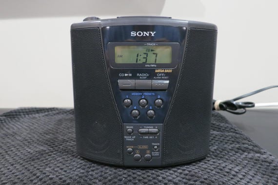 1990's Sony Dream Machine Fm/Am Alarm Clock CD Player Dual Alarm