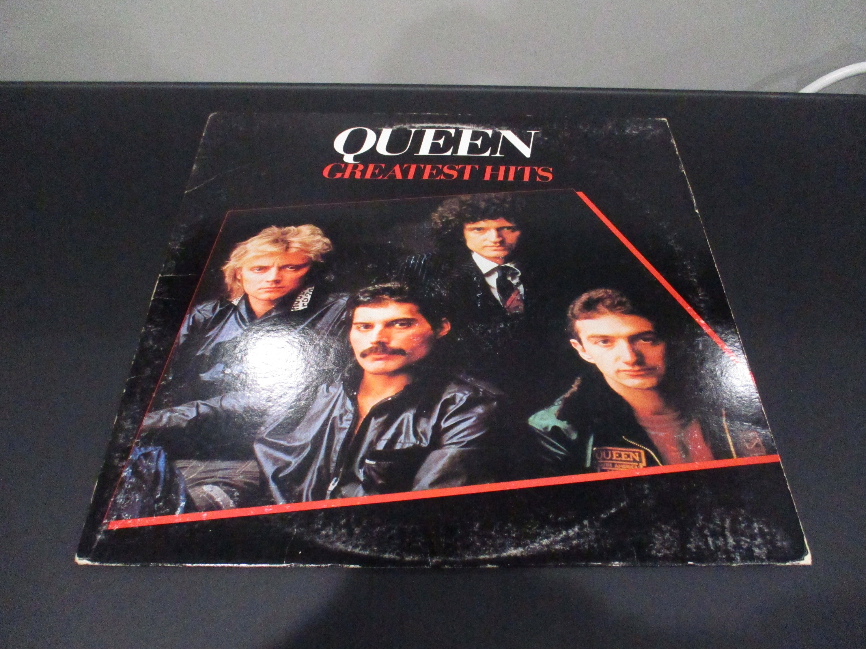 Queen greatest Hits 1981 Vintage Vinyl LP Record Elektra Near Mint  Condition Free Shipping 