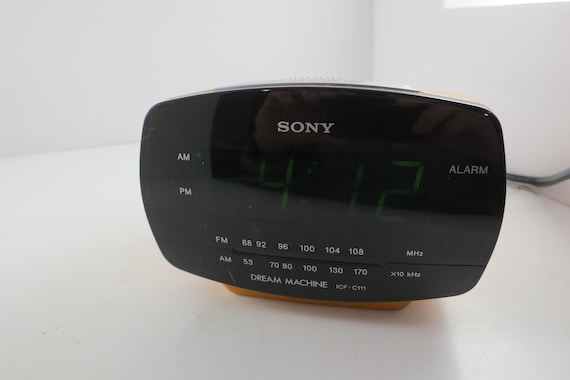 Vintage 1990's Sony Dream Machine FM/AM Digital Clock Radio Alarm Clock Model ICF-C111 Gold Works Perfect