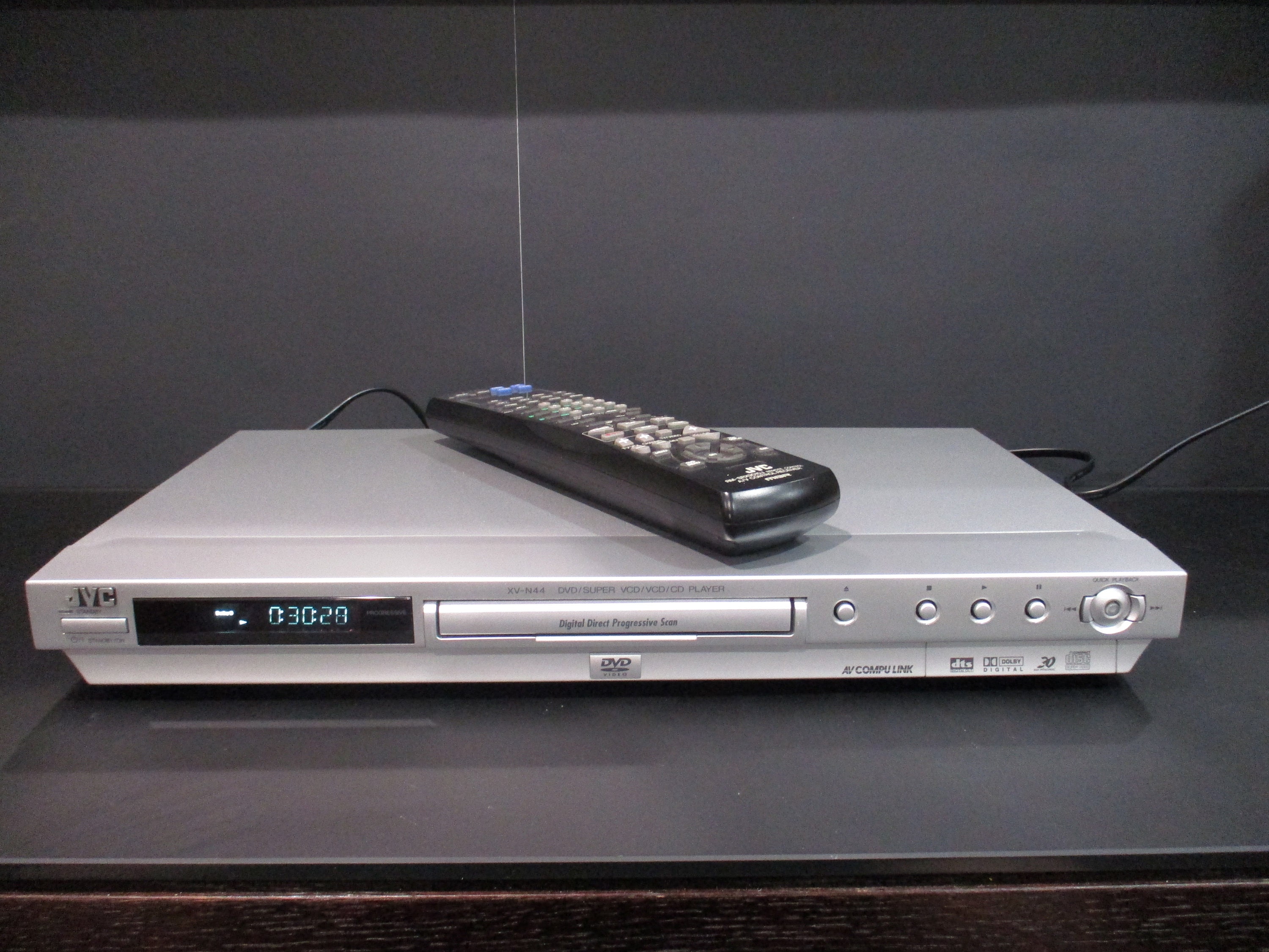 JVC XV-N44 Dvd/super Vcd/vcd/cd Player Silver Slimline With