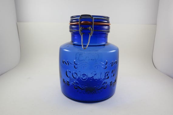 1986 Cobalt Blue Crownford Giftware NY Cookie Jar with Glass & Wire Lid Embossed 7 1/2 Inches Tall