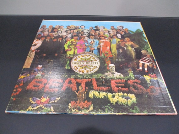Vintage 1967 Vinyl LP Record The Beatles Sgt Peppers Lonely Hearts Club Band Excellent Condition Mono Pressing w/ Psychedelic Sleeve 66334