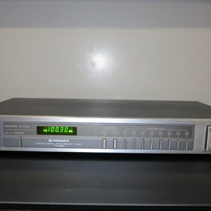 Vintage Pioneer Stereo Tuner TX-950: 16 Presets, Digital Display