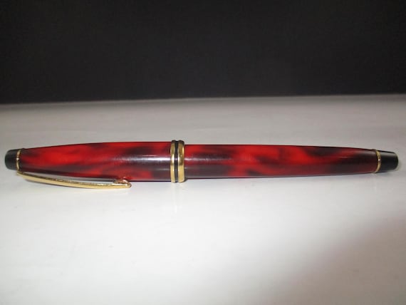 Vintage Cross Red Marbled Fountain Pen Gold Tip Excellent Original Condition