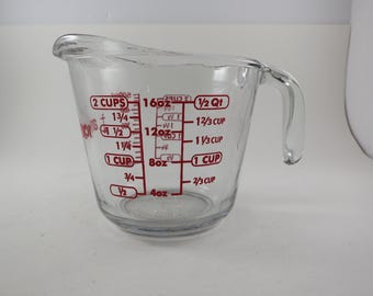 Vintage Anchor Hocking 2-Cup Measuring Cup: Red Lettering