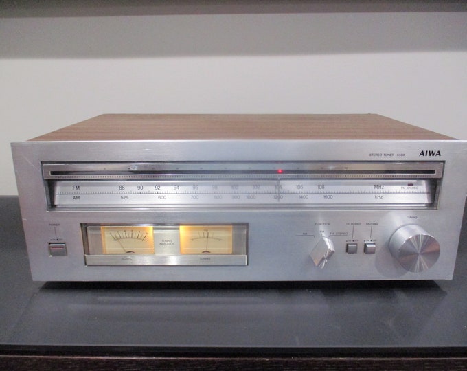 CHRISTMAS Sale Vintage 1980 s Aiwa 9300 Stereo Tuner Silver Faux Wood christmas-sale-vintage-1980-s-aiwa-9300-stereo-tuner-silver-faux-wood