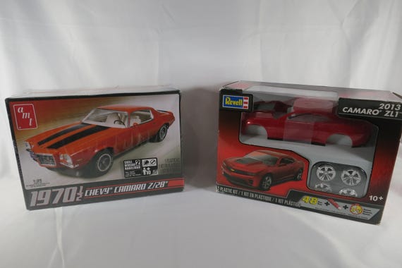 1970 Camaro Z28 & 2013 ZL1 Model Kits (1/25 Scale)