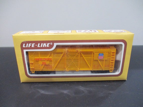 Vintage Life Like Trains HO Scale 8496 Union Pacific 40' Cattle Car New in Original Box