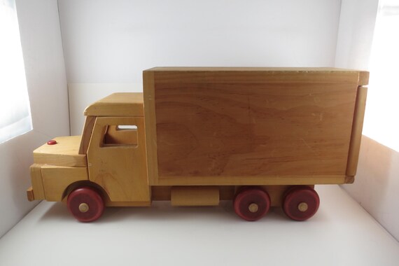 Large Vintage Wooden Montgomery Schoolhouse Inc Vermont 6 Wheeler Delivery Truck
