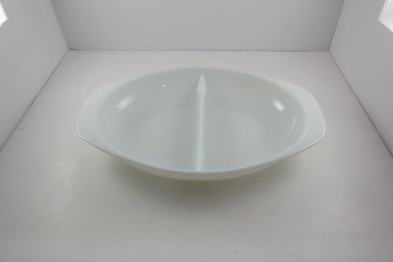 Vintage Pyrex Divided 1 1/2 Quart Divided Casserole Dish No 1063 Milk Glass Excellent Condition