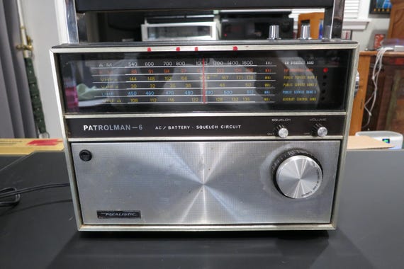 Vintage 1980's Realistic Patrolman 12-760 6 Band Shortwave Radio Works Well