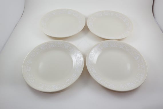 Set of Four Vintage Corelle Vitrelle Whisper Pattern 6 3/4 Inch Bread Plates Excellent Used Condition