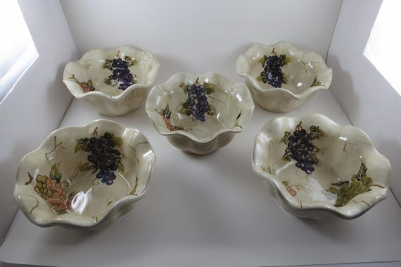 Set of Five Tabletops Unlimited Cabernet Red Grapes 7 Inch All Purpose Bowls