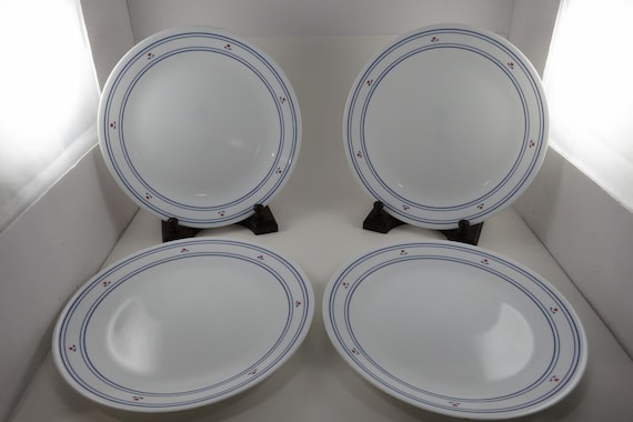 Vintage Corelle Country Hearts 10 1/4 Inch Dinner Plates - Set of 4