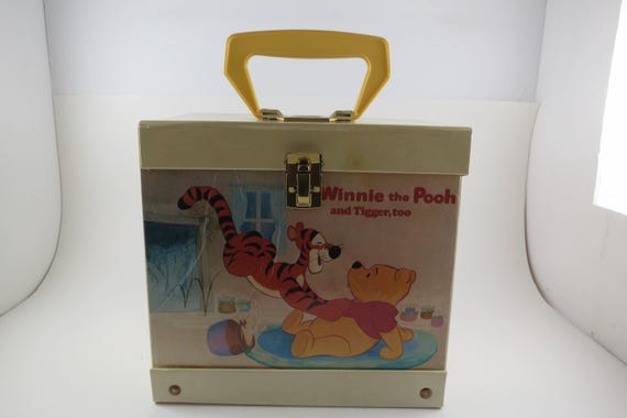 Vintage Winnie The Pooh 45 RPM Record Carrying Storage Case with Handle Latch